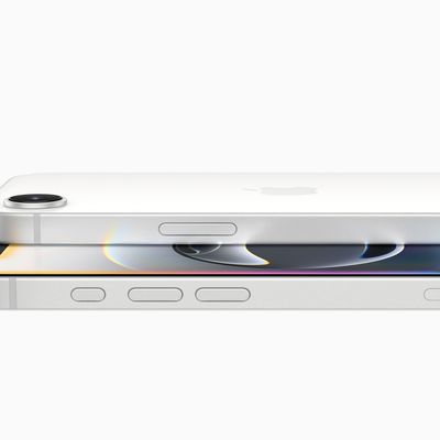 iPhone 16e Side